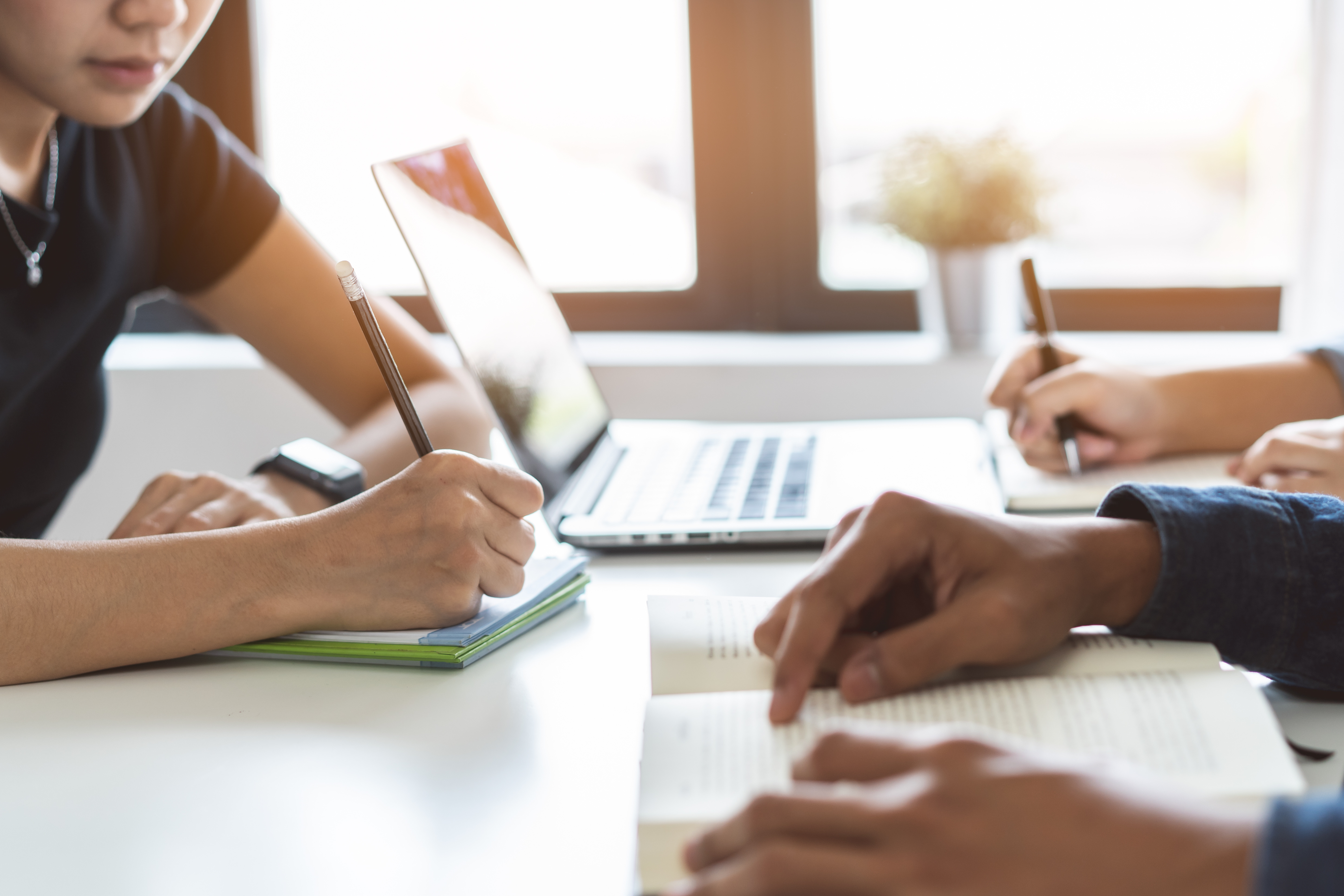 Educación online en Córdoba - Academia Fernauro - Clases presenciales y online